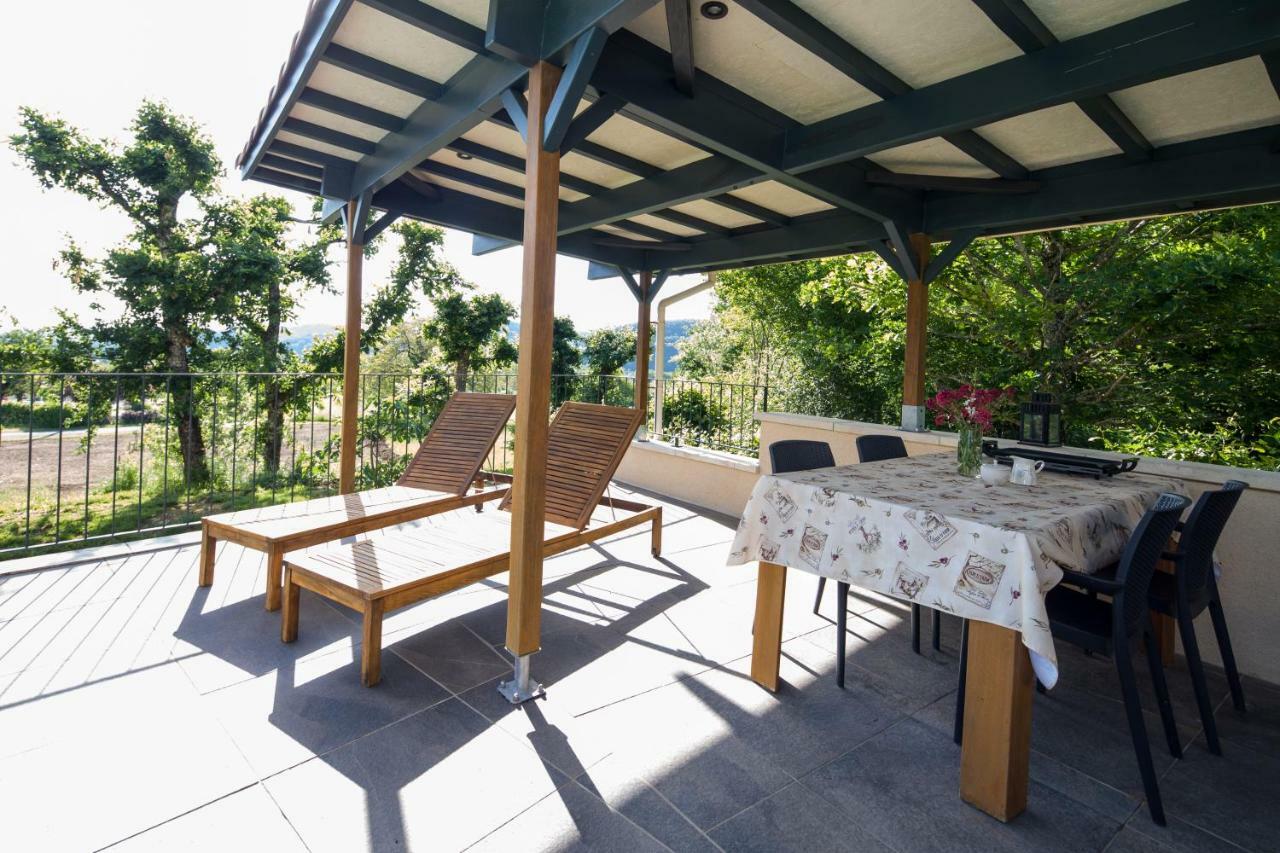 Ferienwohnung Domaine L'Ancien Vignoble Saint-Julien-de-Lampon Exterior foto